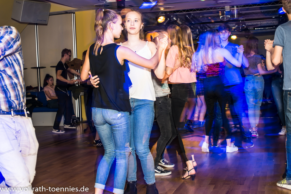 2019 11 09 Tanzparty Jugend 0087